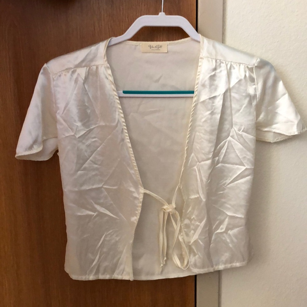 Brandy Melville Leena silky top